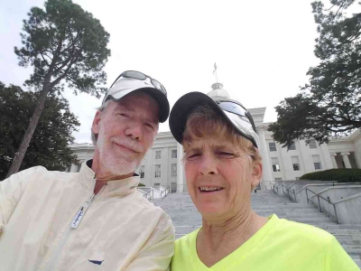 Fotka týmu z honby za pokladem v Montgomery